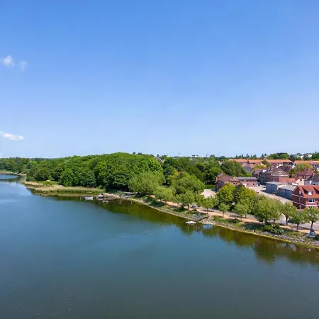 2 Ferienwohnung Am Hafen Lägenhet Neustadt in Holstein