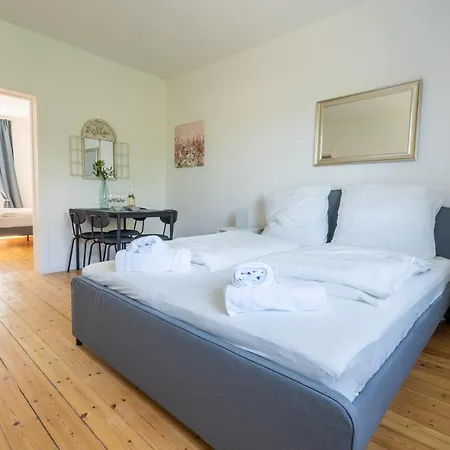 2 Ferienwohnung Am Hafen Apartment