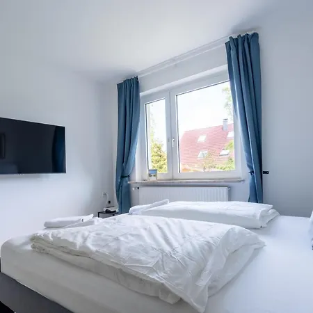 2 Ferienwohnung Am Hafen Apartment *